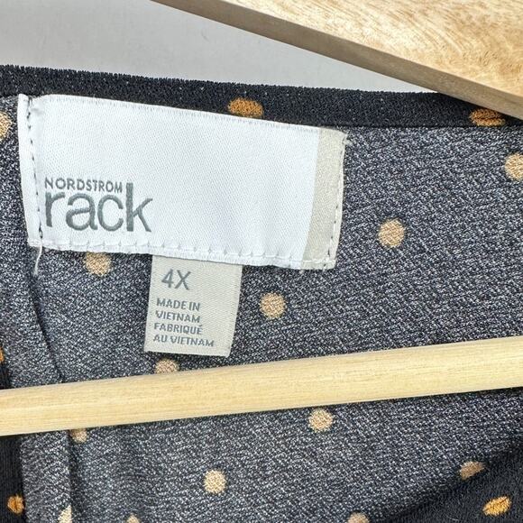 Nordstrom's Rack Women’s 4X Black Polka Dot Blouse Ruched Stretch Scoop Neck - Picture 4 of 6